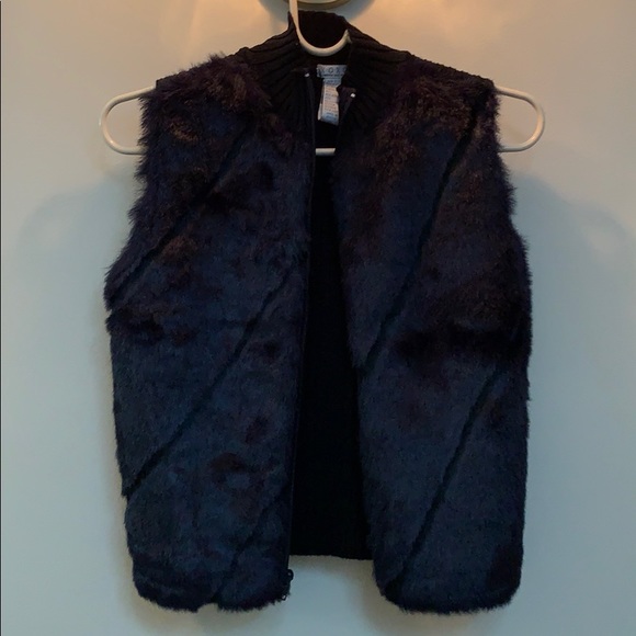 XOXO Faux Fur Vest - Picture 1 of 3